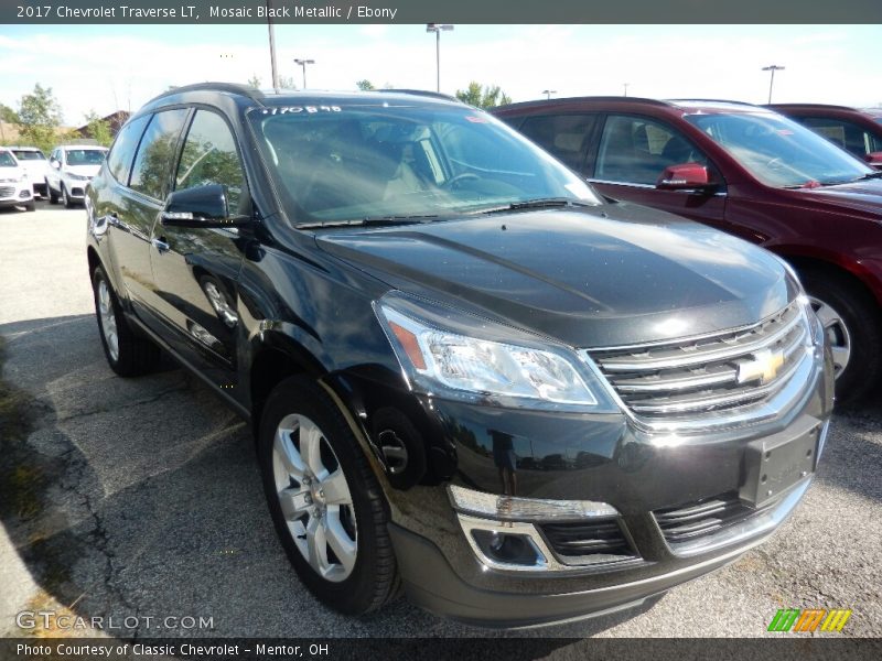 Mosaic Black Metallic / Ebony 2017 Chevrolet Traverse LT