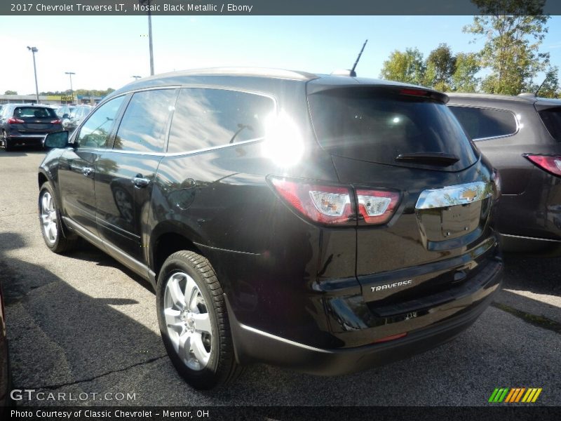 Mosaic Black Metallic / Ebony 2017 Chevrolet Traverse LT