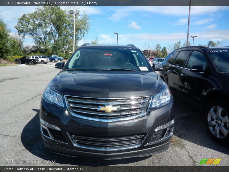 Tungsten Metallic / Ebony 2017 Chevrolet Traverse LT