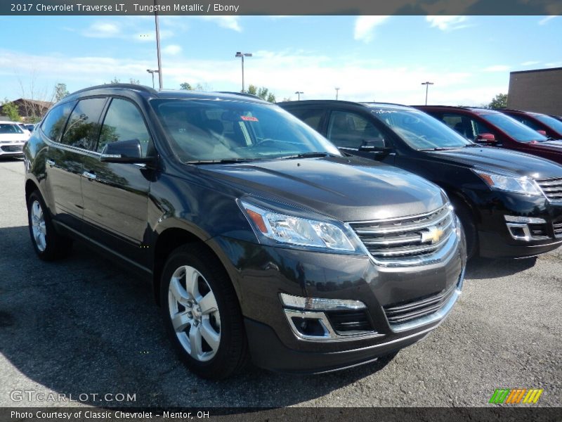 Tungsten Metallic / Ebony 2017 Chevrolet Traverse LT