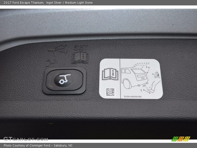 Ingot Silver / Medium Light Stone 2017 Ford Escape Titanium