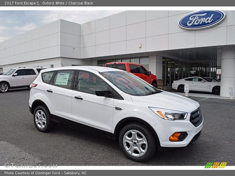 Oxford White / Charcoal Black 2017 Ford Escape S