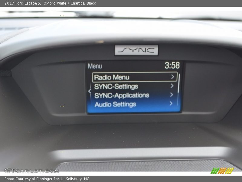 Oxford White / Charcoal Black 2017 Ford Escape S