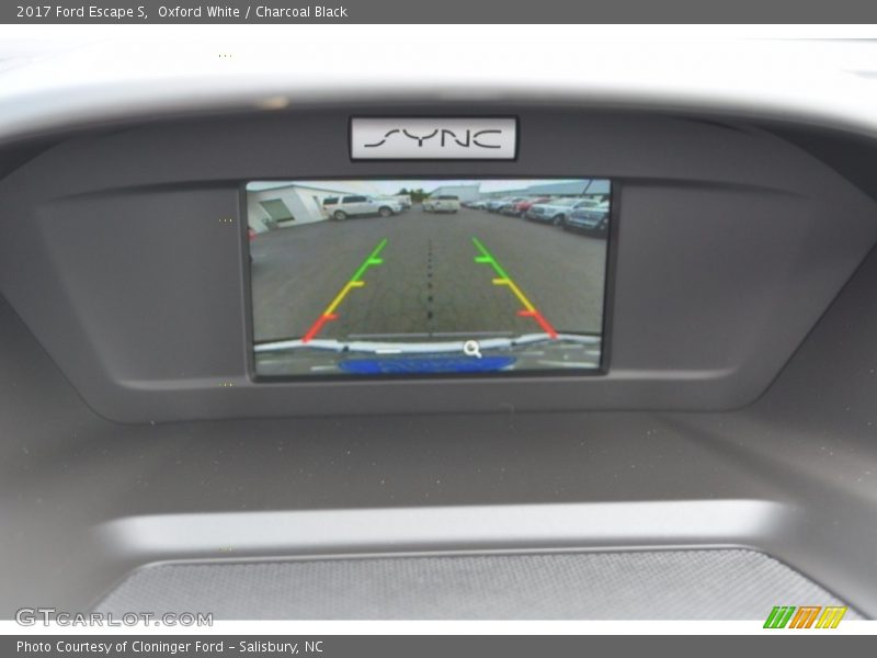 Oxford White / Charcoal Black 2017 Ford Escape S