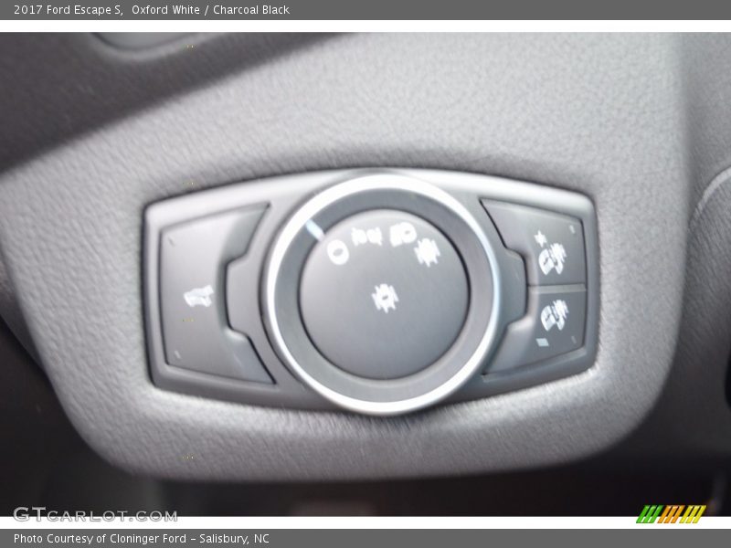 Oxford White / Charcoal Black 2017 Ford Escape S
