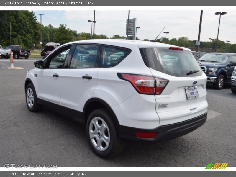 Oxford White / Charcoal Black 2017 Ford Escape S