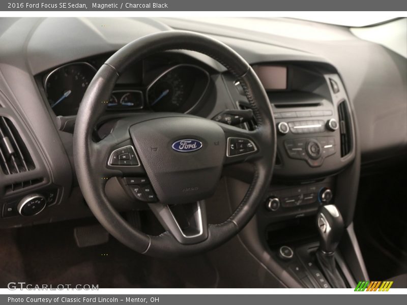 Magnetic / Charcoal Black 2016 Ford Focus SE Sedan