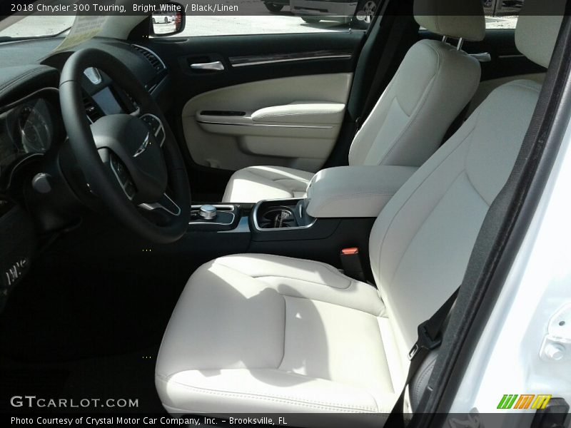 Bright White / Black/Linen 2018 Chrysler 300 Touring