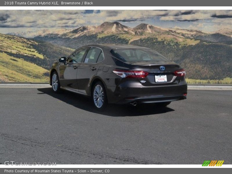 Brownstone / Black 2018 Toyota Camry Hybrid XLE