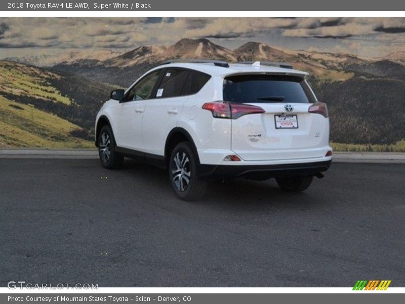 Super White / Black 2018 Toyota RAV4 LE AWD