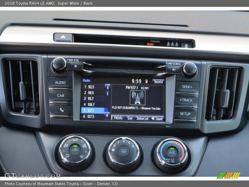 Super White / Black 2018 Toyota RAV4 LE AWD