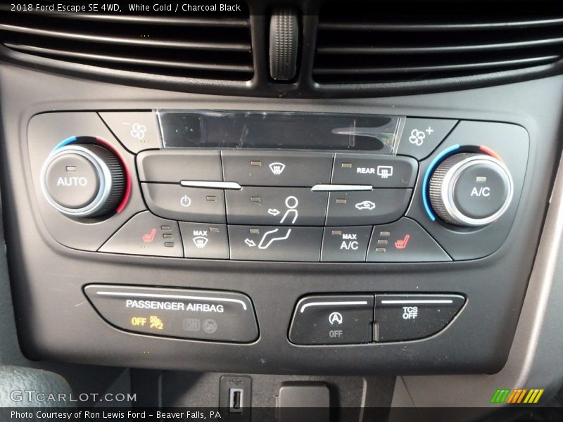 White Gold / Charcoal Black 2018 Ford Escape SE 4WD