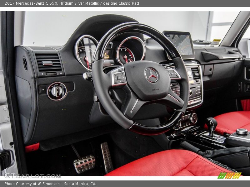 Dashboard of 2017 G 550