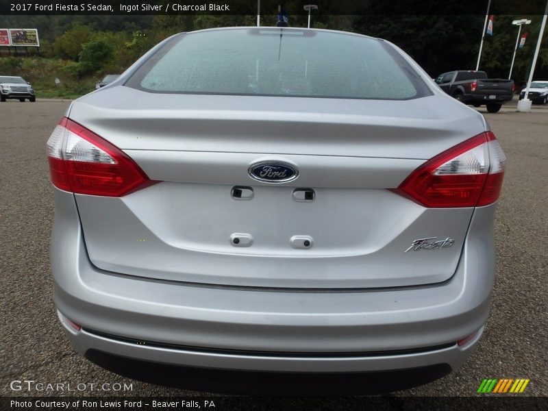 Ingot Silver / Charcoal Black 2017 Ford Fiesta S Sedan