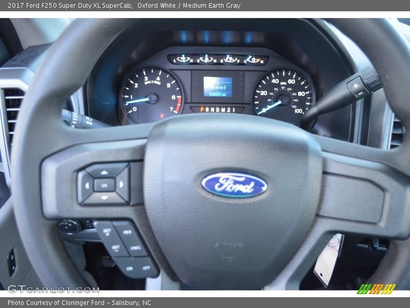 Oxford White / Medium Earth Gray 2017 Ford F250 Super Duty XL SuperCab