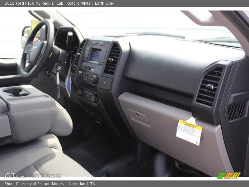 Oxford White / Earth Gray 2018 Ford F150 XL Regular Cab