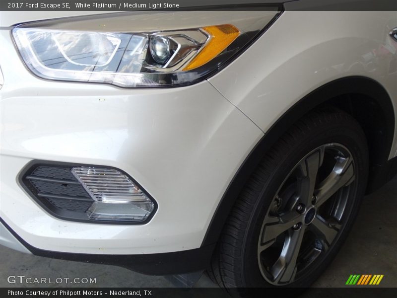 White Platinum / Medium Light Stone 2017 Ford Escape SE