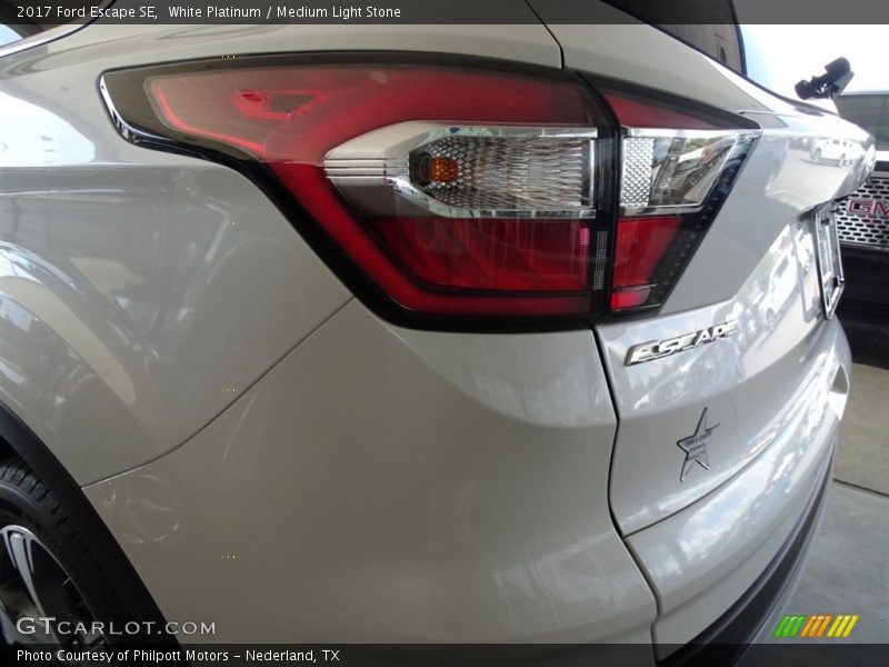 White Platinum / Medium Light Stone 2017 Ford Escape SE