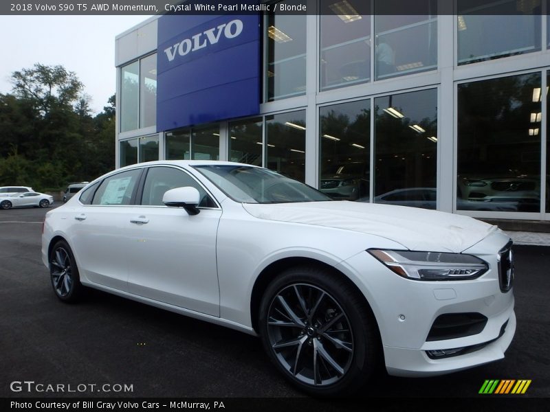 Front 3/4 View of 2018 S90 T5 AWD Momentum