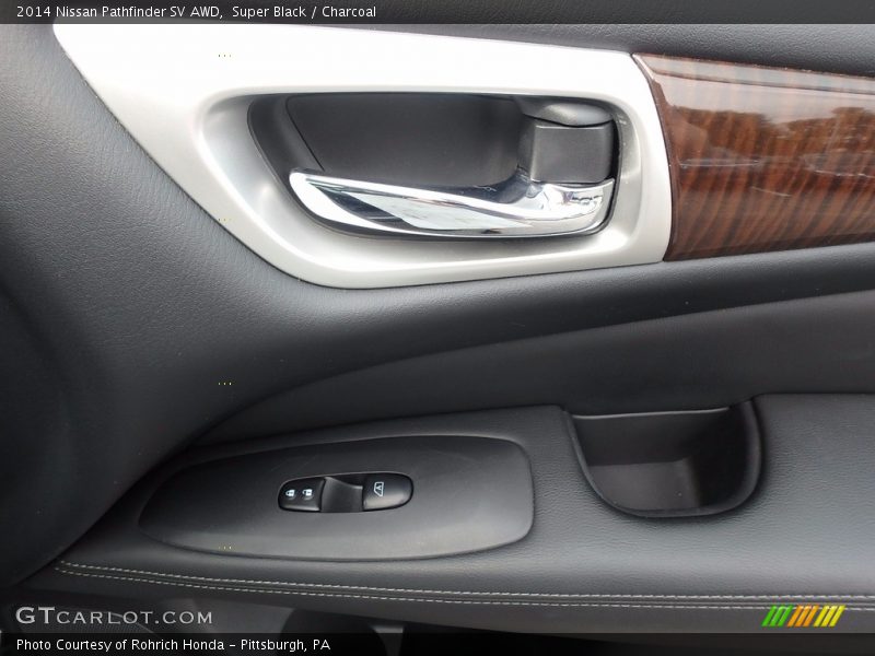 Super Black / Charcoal 2014 Nissan Pathfinder SV AWD