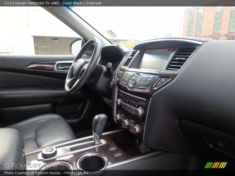 Super Black / Charcoal 2014 Nissan Pathfinder SV AWD