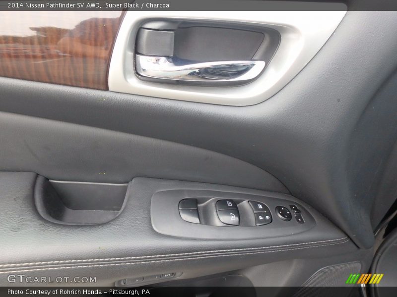 Super Black / Charcoal 2014 Nissan Pathfinder SV AWD