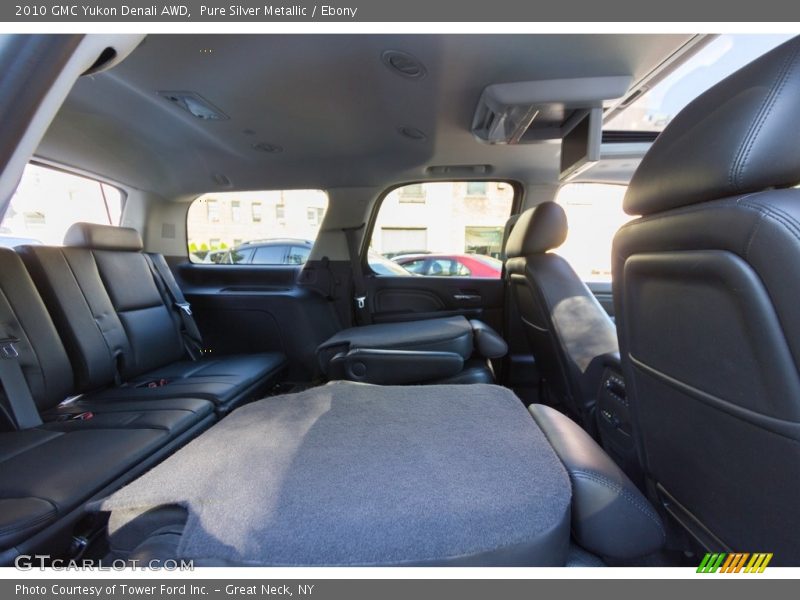 Pure Silver Metallic / Ebony 2010 GMC Yukon Denali AWD