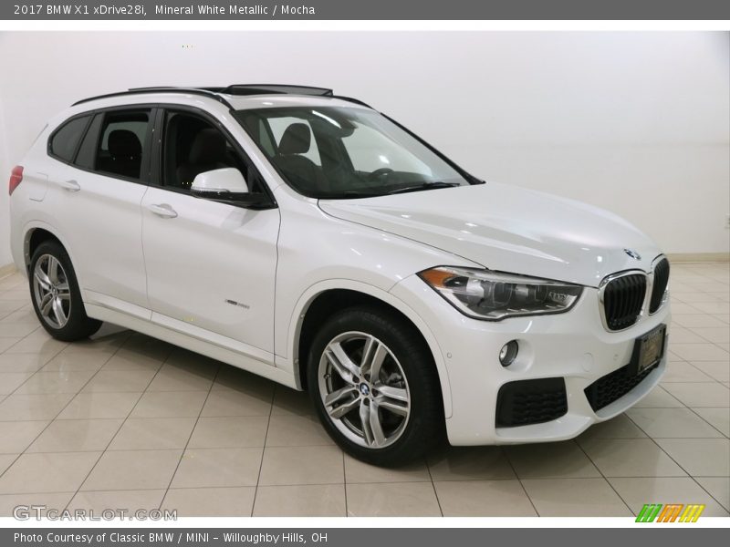 Mineral White Metallic / Mocha 2017 BMW X1 xDrive28i