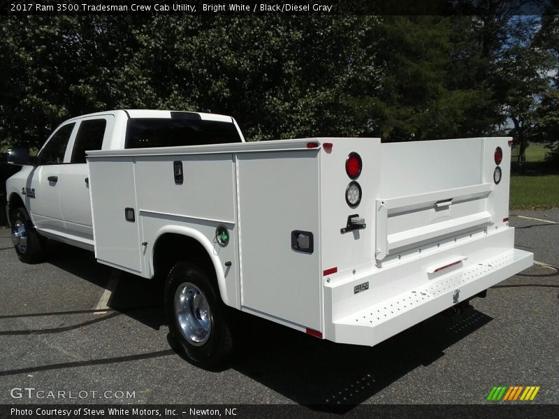 Bright White / Black/Diesel Gray 2017 Ram 3500 Tradesman Crew Cab Utility