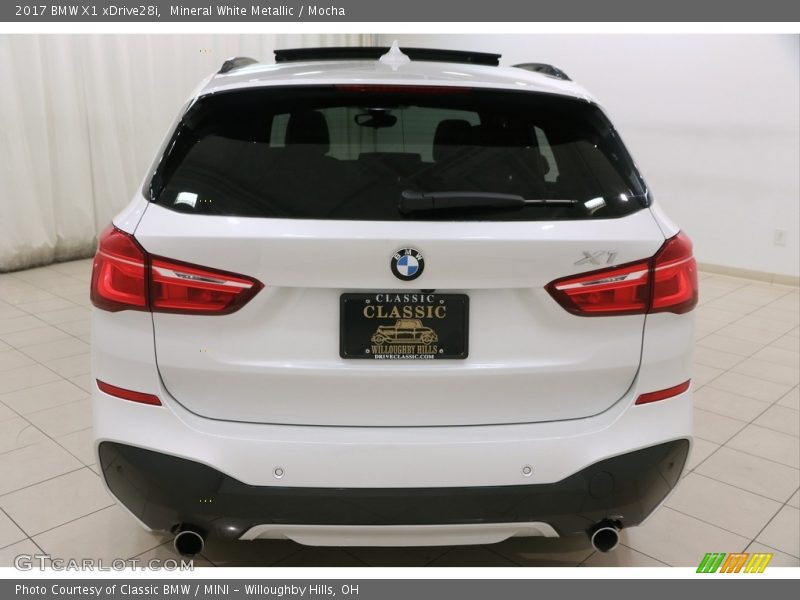 Mineral White Metallic / Mocha 2017 BMW X1 xDrive28i