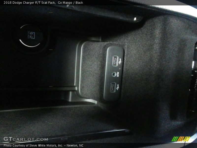 Go Mango / Black 2018 Dodge Charger R/T Scat Pack