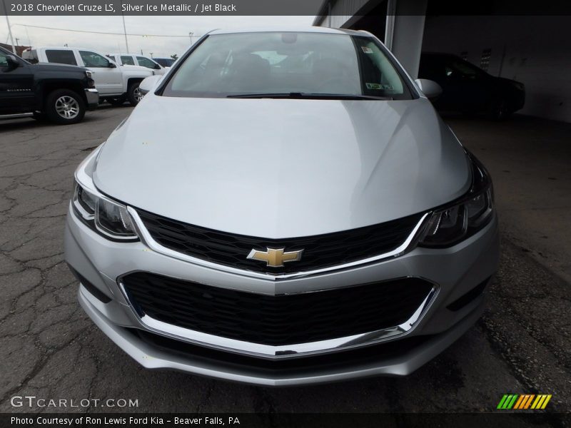 Silver Ice Metallic / Jet Black 2018 Chevrolet Cruze LS