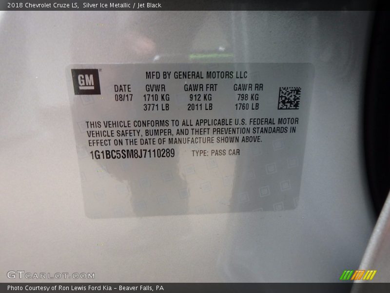 Silver Ice Metallic / Jet Black 2018 Chevrolet Cruze LS