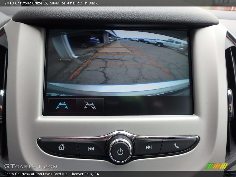 Silver Ice Metallic / Jet Black 2018 Chevrolet Cruze LS