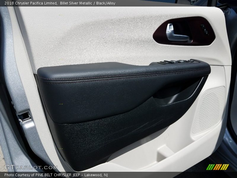 Billet Silver Metallic / Black/Alloy 2018 Chrysler Pacifica Limited