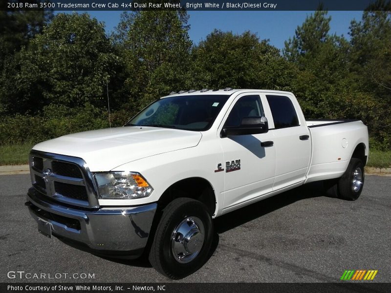 Front 3/4 View of 2018 3500 Tradesman Crew Cab 4x4 Dual Rear Wheel