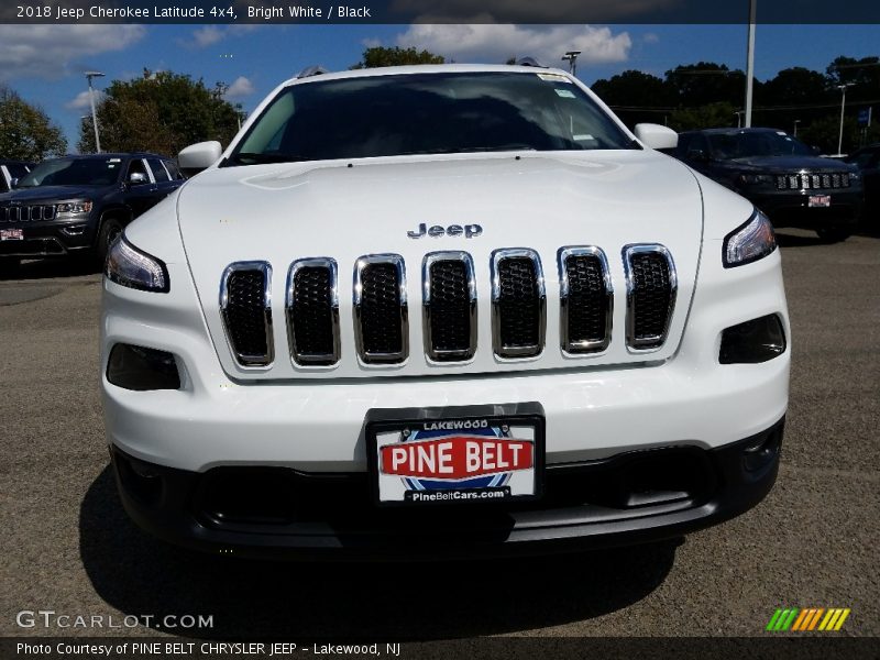 Bright White / Black 2018 Jeep Cherokee Latitude 4x4
