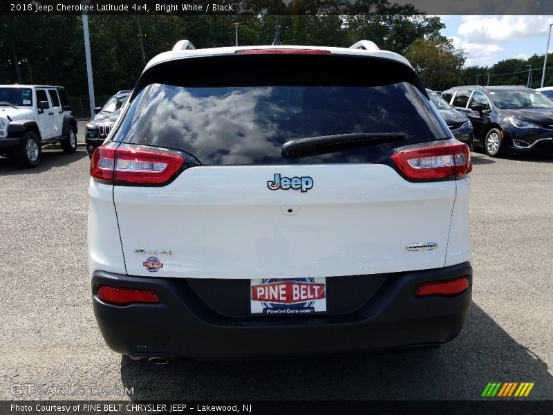 Bright White / Black 2018 Jeep Cherokee Latitude 4x4