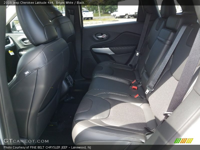Bright White / Black 2018 Jeep Cherokee Latitude 4x4