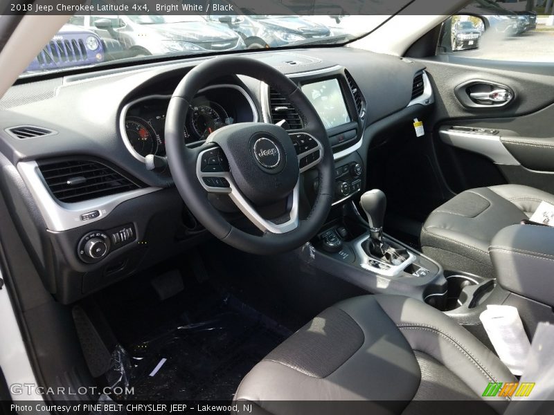 Bright White / Black 2018 Jeep Cherokee Latitude 4x4