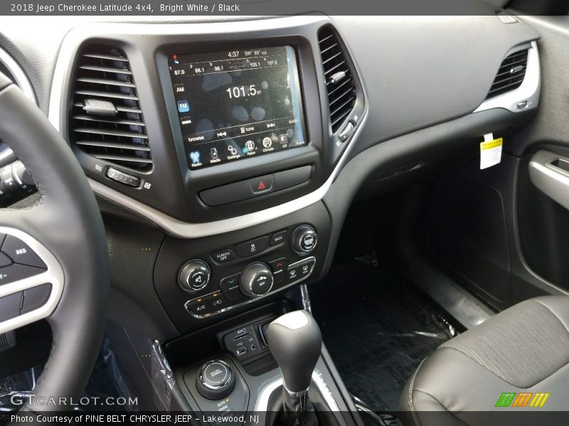 Bright White / Black 2018 Jeep Cherokee Latitude 4x4