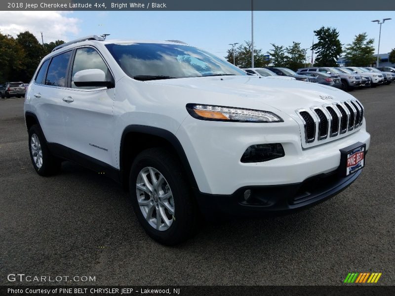 Bright White / Black 2018 Jeep Cherokee Latitude 4x4