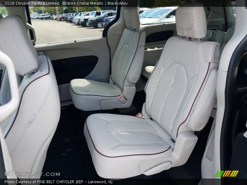 Granite Crystal Metallic / Black/Alloy 2018 Chrysler Pacifica Limited