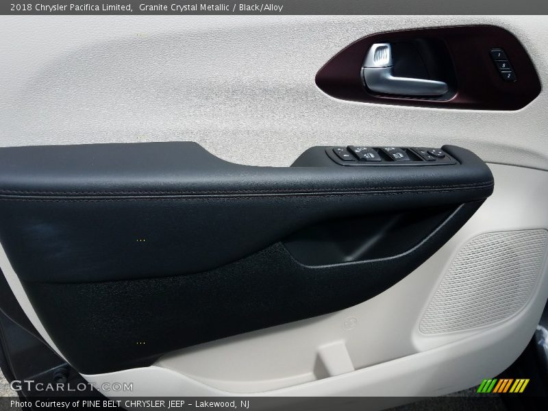 Granite Crystal Metallic / Black/Alloy 2018 Chrysler Pacifica Limited