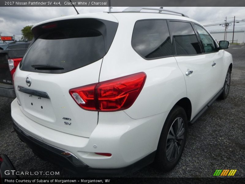 Glacier White / Charcoal 2017 Nissan Pathfinder SV 4x4