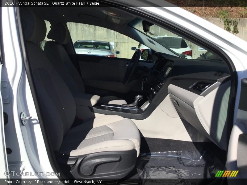 Quartz White Pearl / Beige 2016 Hyundai Sonata SE