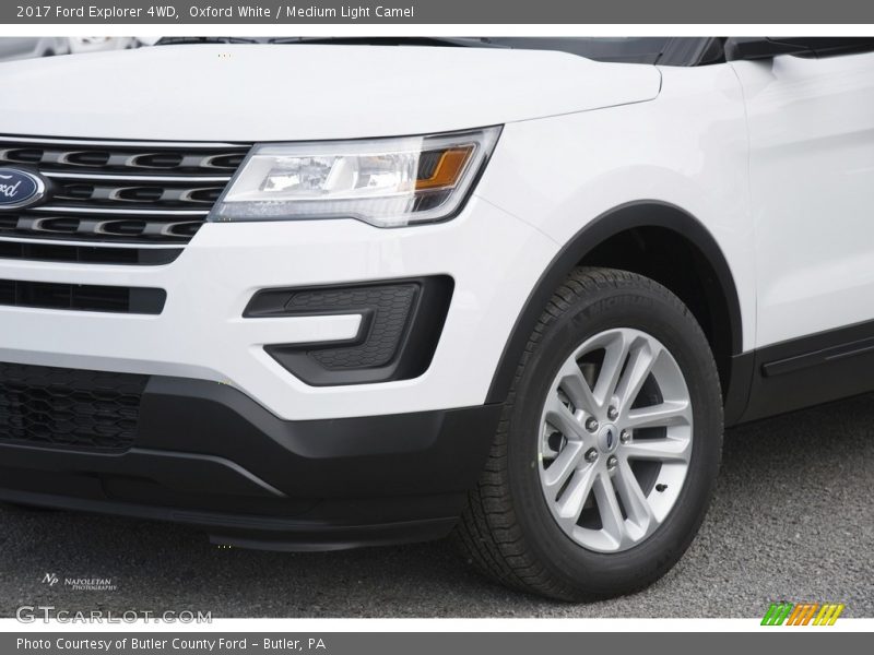 Oxford White / Medium Light Camel 2017 Ford Explorer 4WD