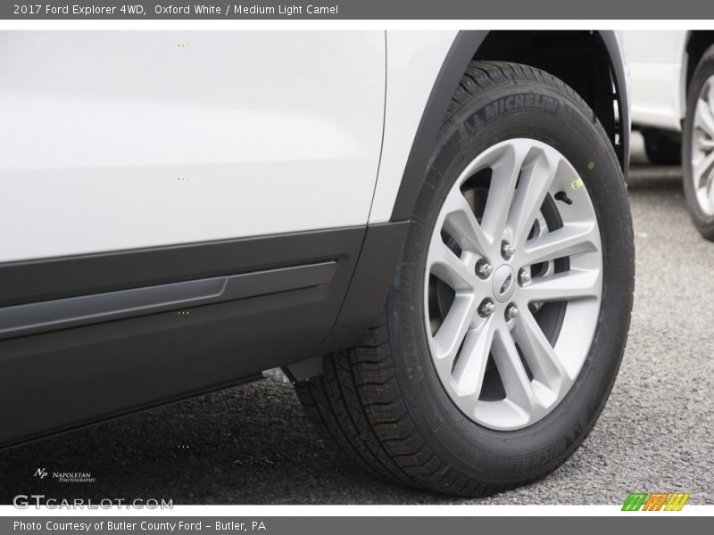 Oxford White / Medium Light Camel 2017 Ford Explorer 4WD