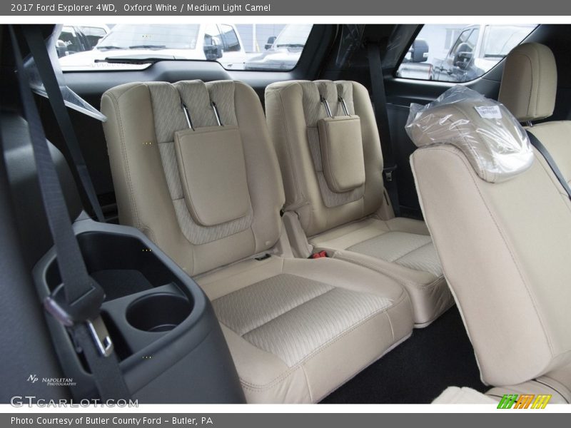 Oxford White / Medium Light Camel 2017 Ford Explorer 4WD