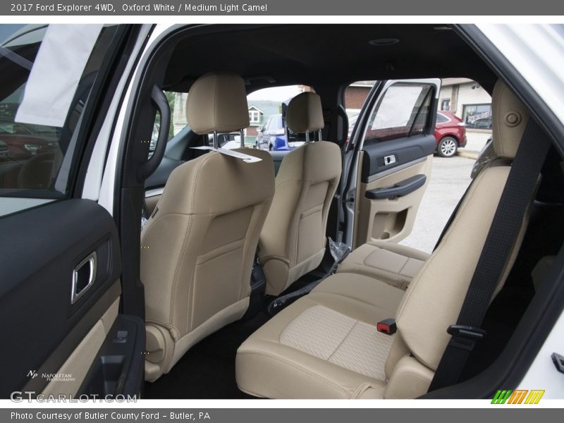 Oxford White / Medium Light Camel 2017 Ford Explorer 4WD